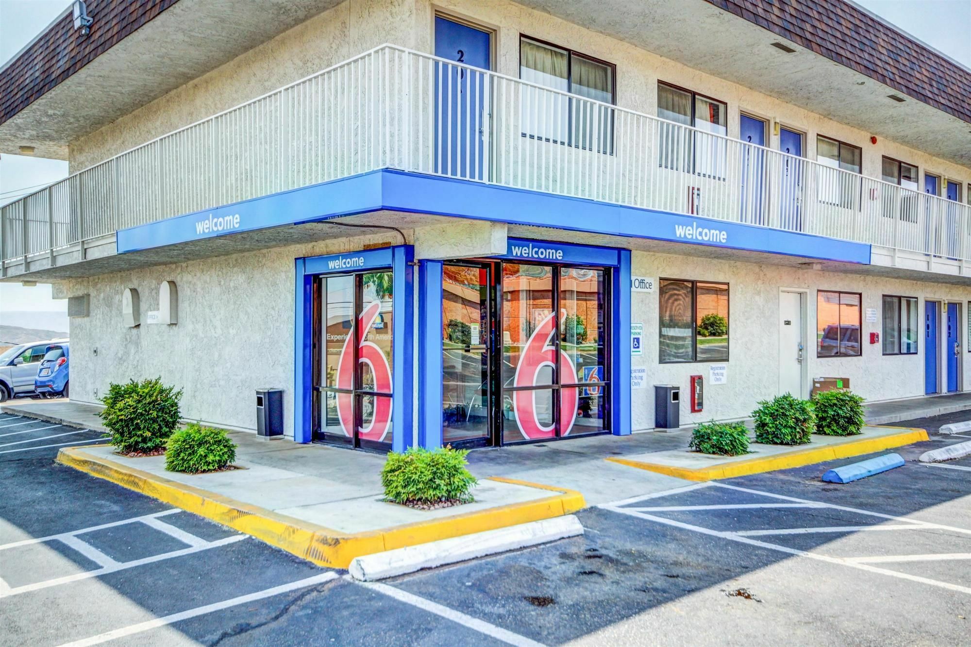Motel 6 Saint George, Ut מראה חיצוני תמונה